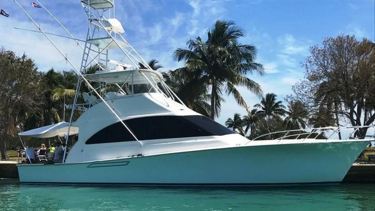 Ocean Yachts Sportfish 2004 boat specs