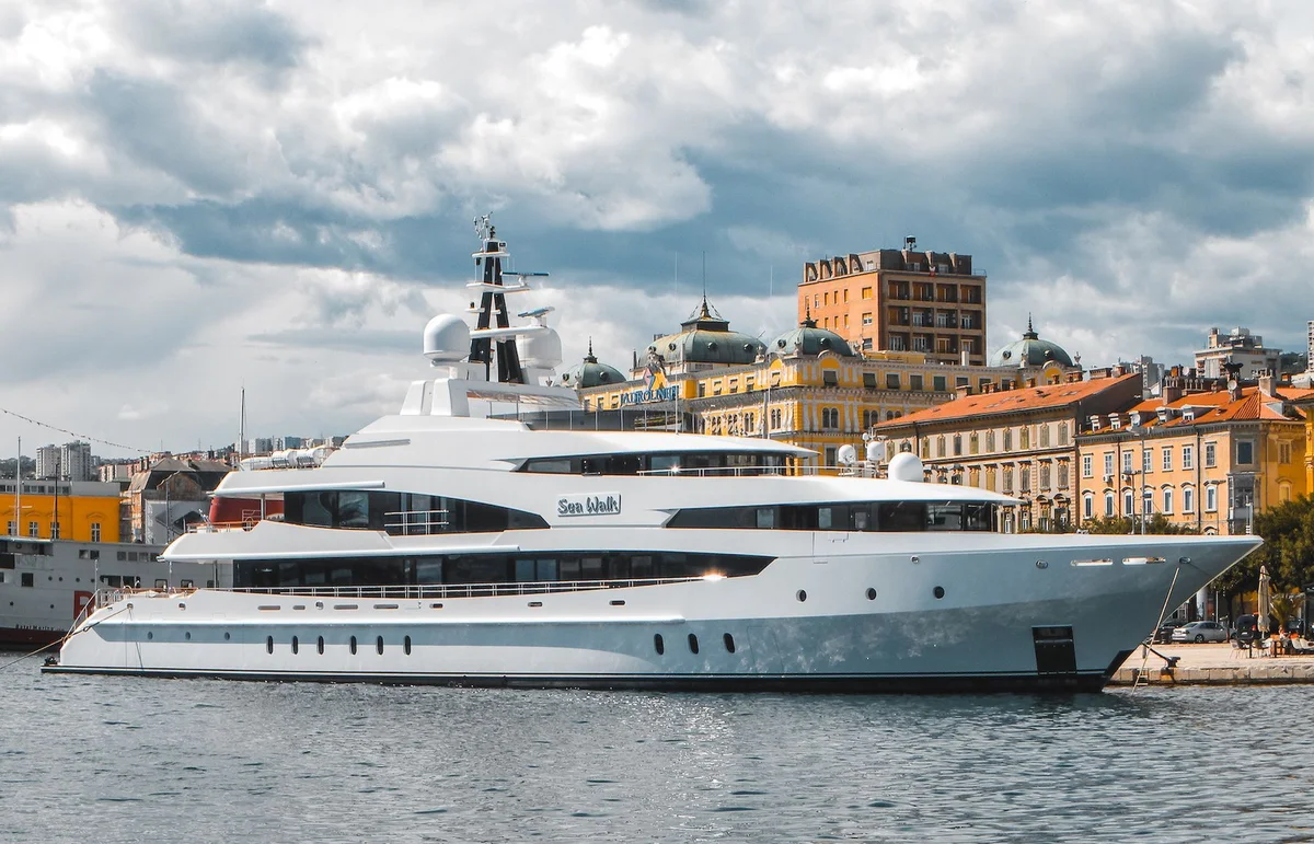 Oceanco Lady Maja 2005 boat specs