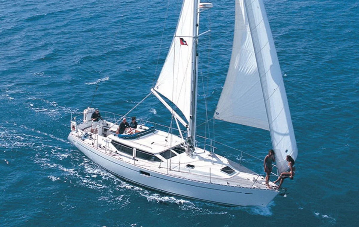 Oyster Yachts 42 1996 boat specs