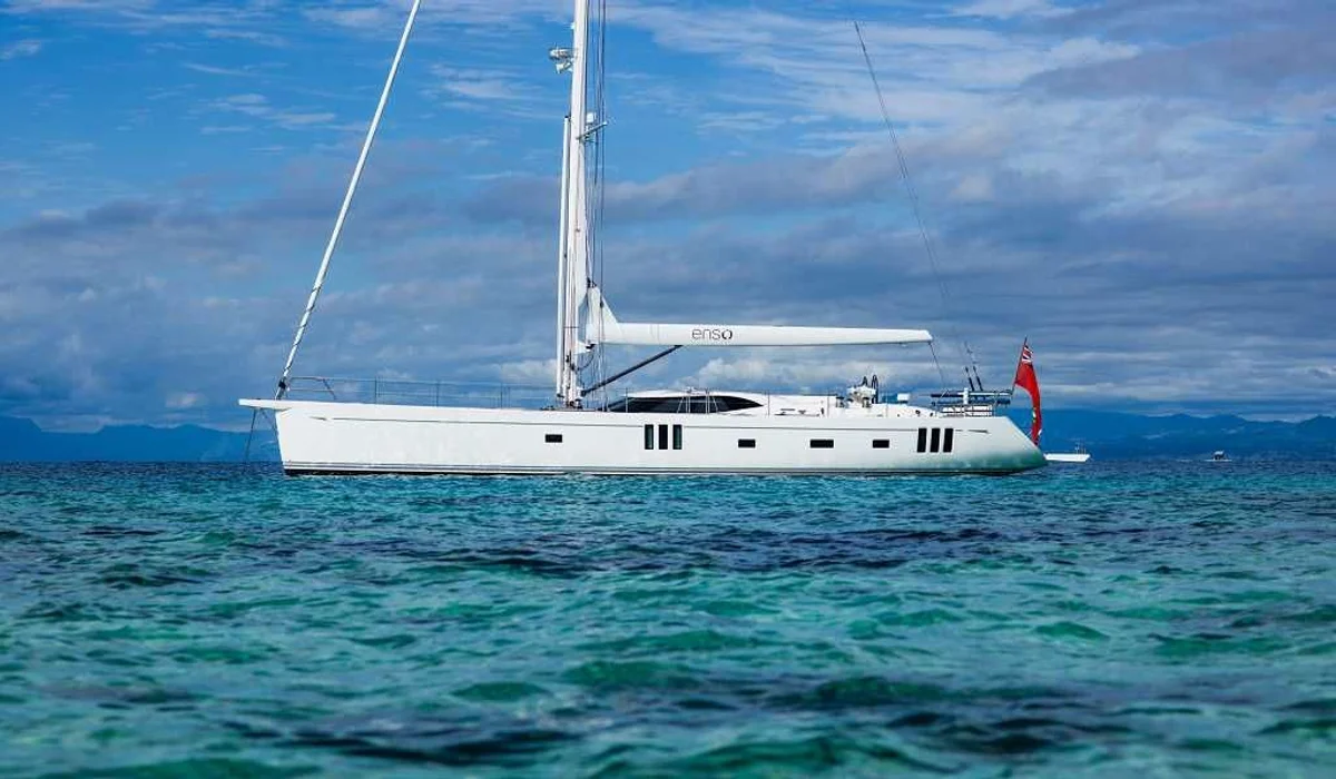 Oyster Yachts 825 2014 boat specs