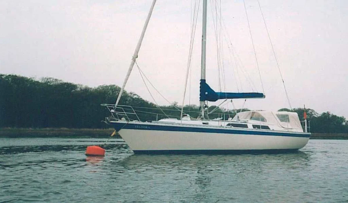 Oyster Yachts Heritage 37 1984 boat specs