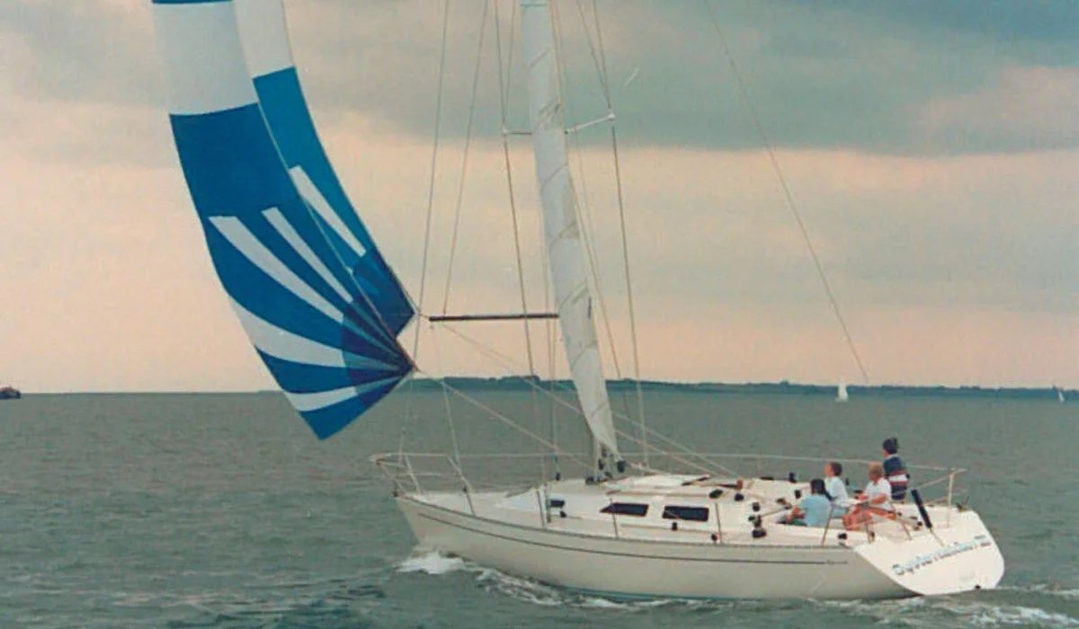 Oyster Yachts Lightwave 395 1988 boat specs