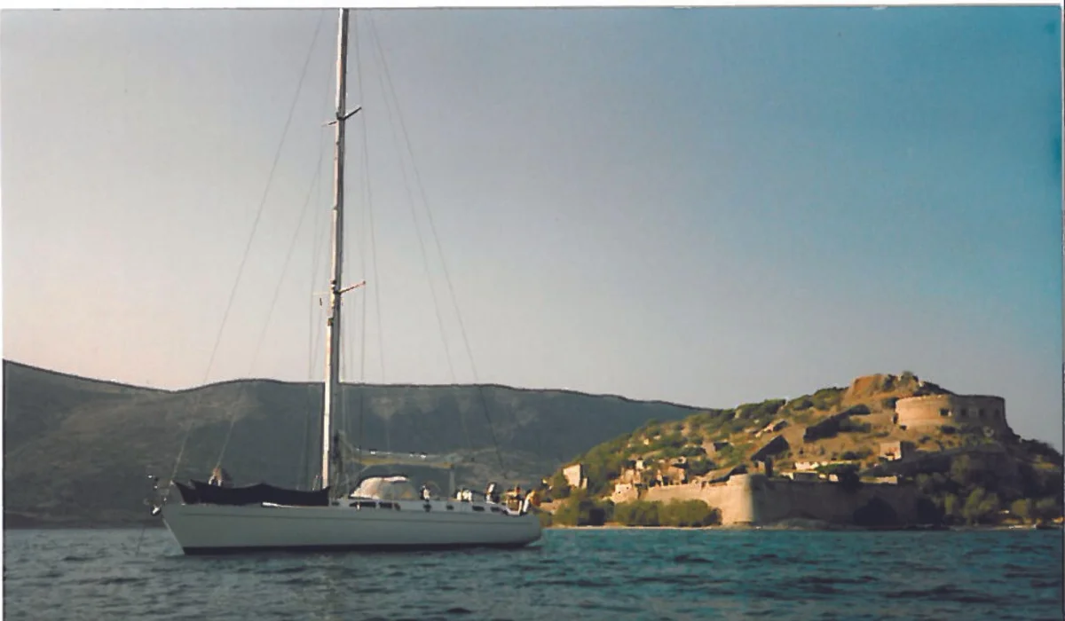 Oyster Yachts Lightwave 48 1987 boat specs