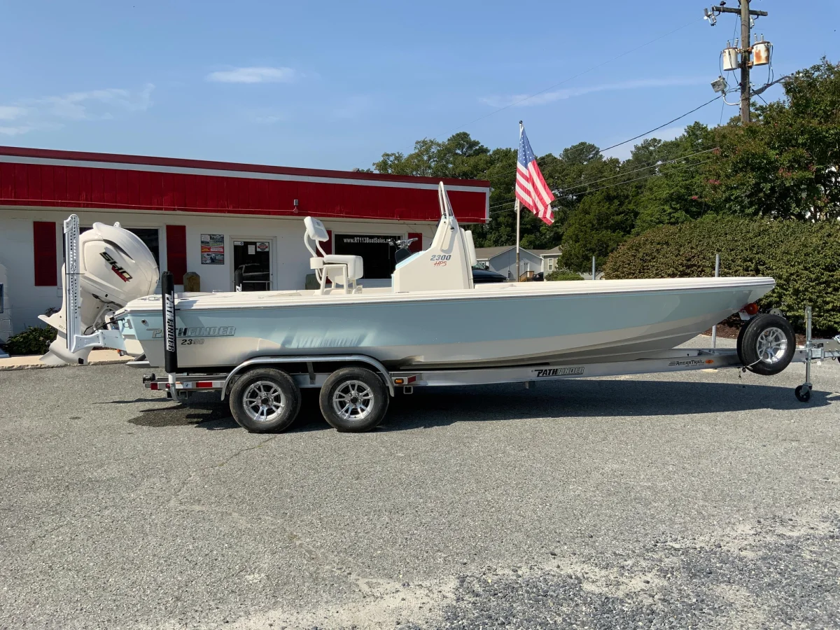 Pathfinder 2300 HPS 2022 boat specs