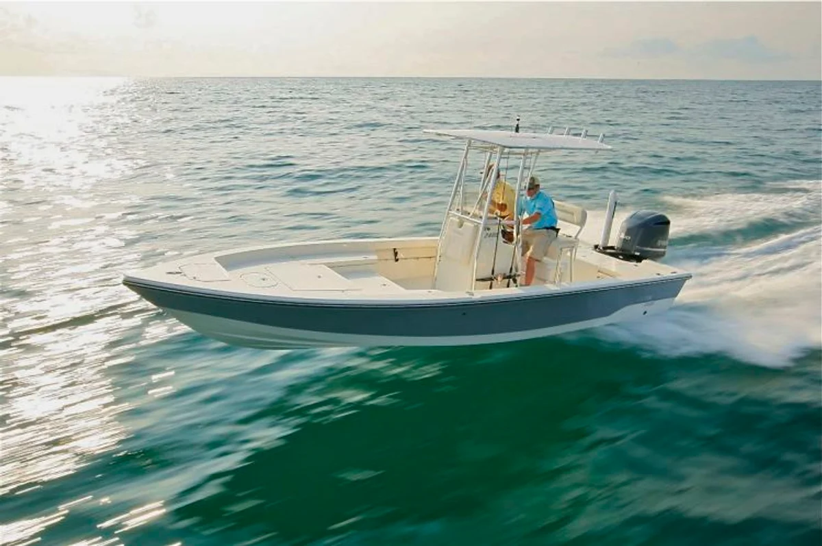 Pathfinder 2400 TRS 2014 boat specs