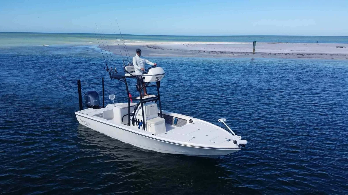 2500 Hybrid Boat Specs