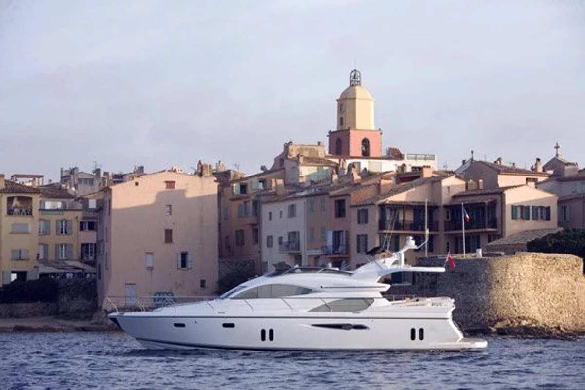 Pearl 60 2011 boat specs