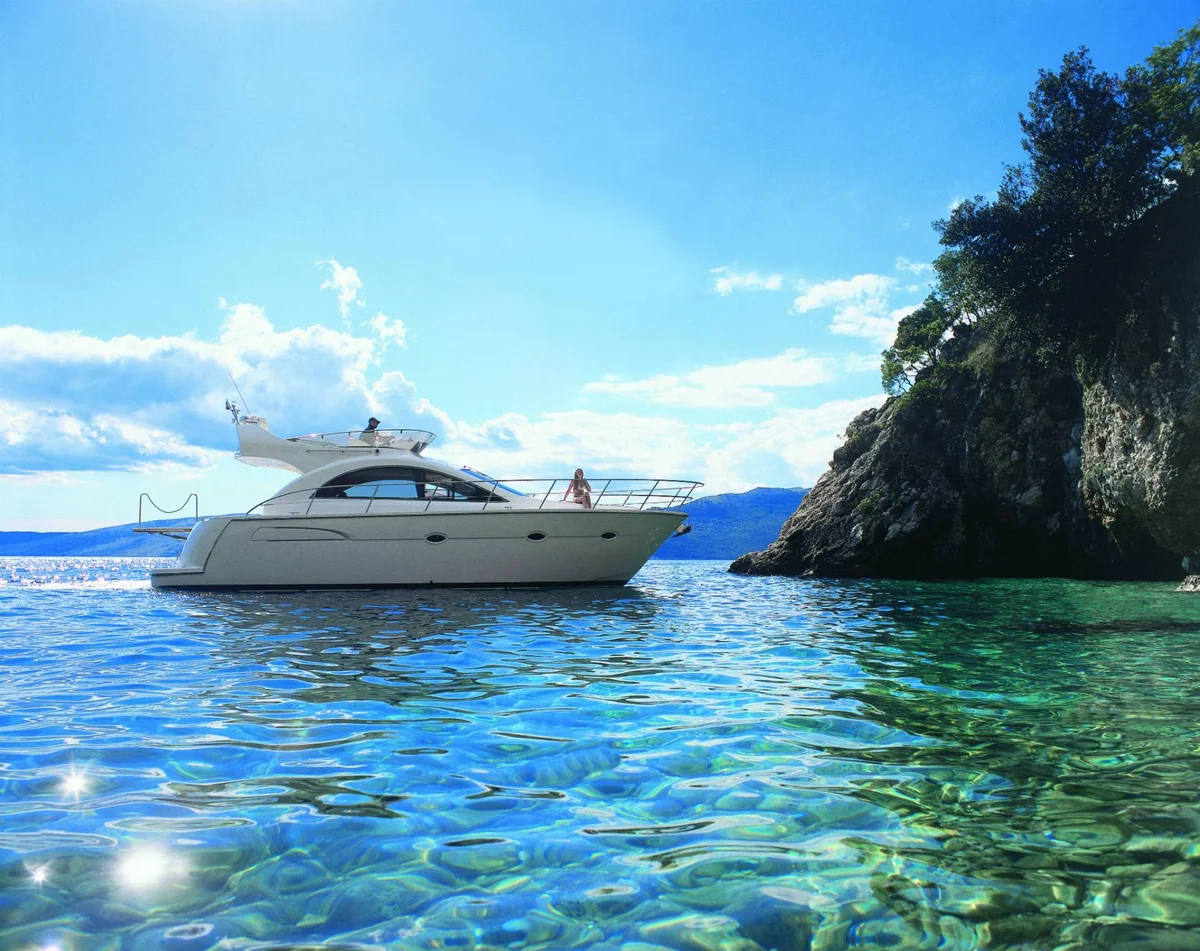Pearlsea Yachts 40 Fly 2011 boat specs