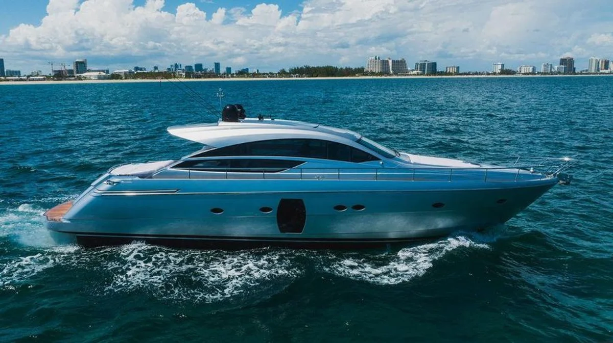 Pershing Yachts 64 2010 boat specs