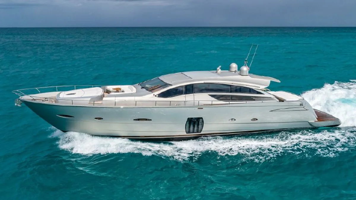 Pershing Yachts 80 2010 boat specs