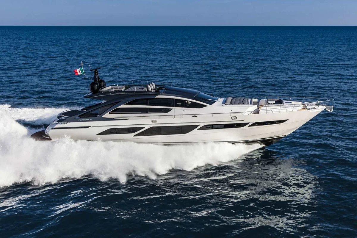 Pershing Yachts 9X 2022 boat specs