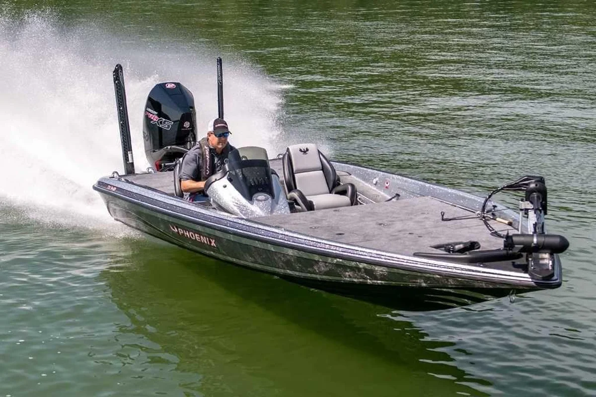 Phoenix Boats 721 ProXP 2022 boat specs