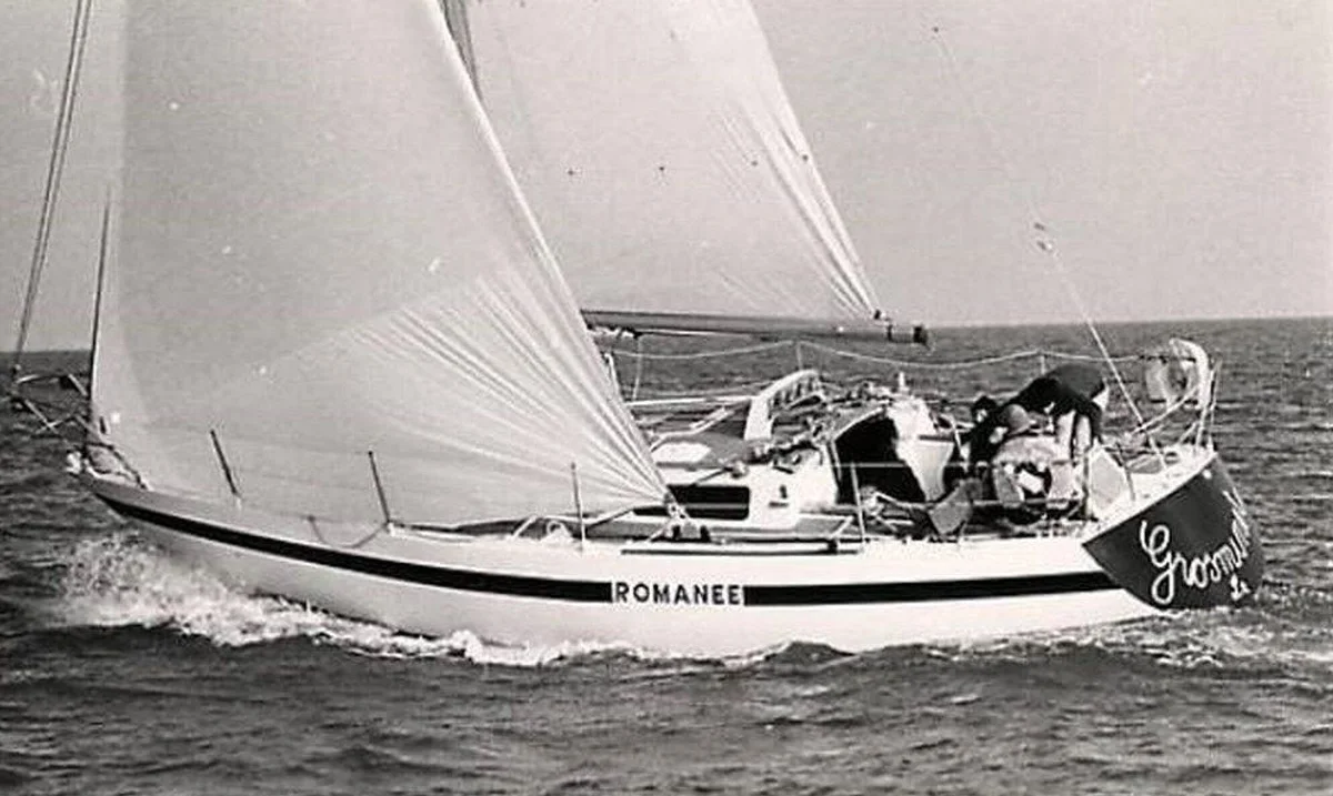 Romanée Deep draft Boat Specs