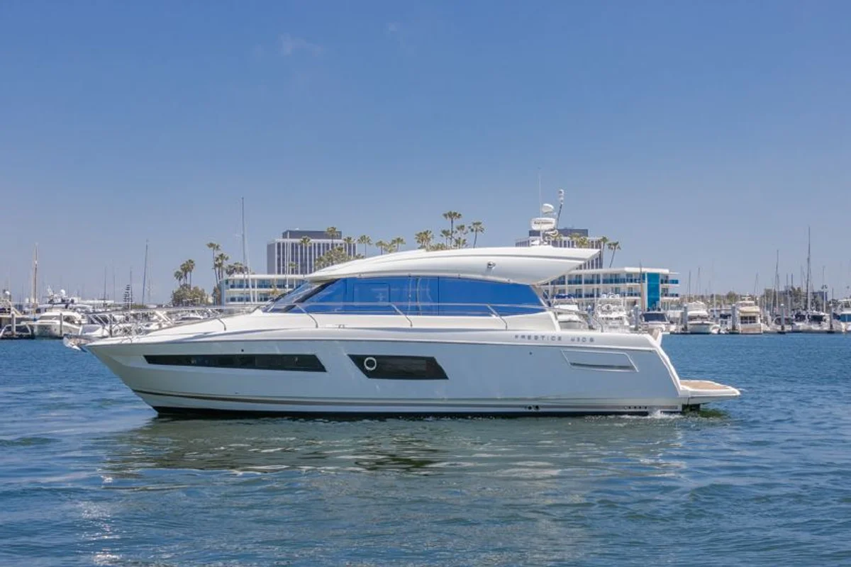 Prestige Yachts 450 S 2014 boat specs