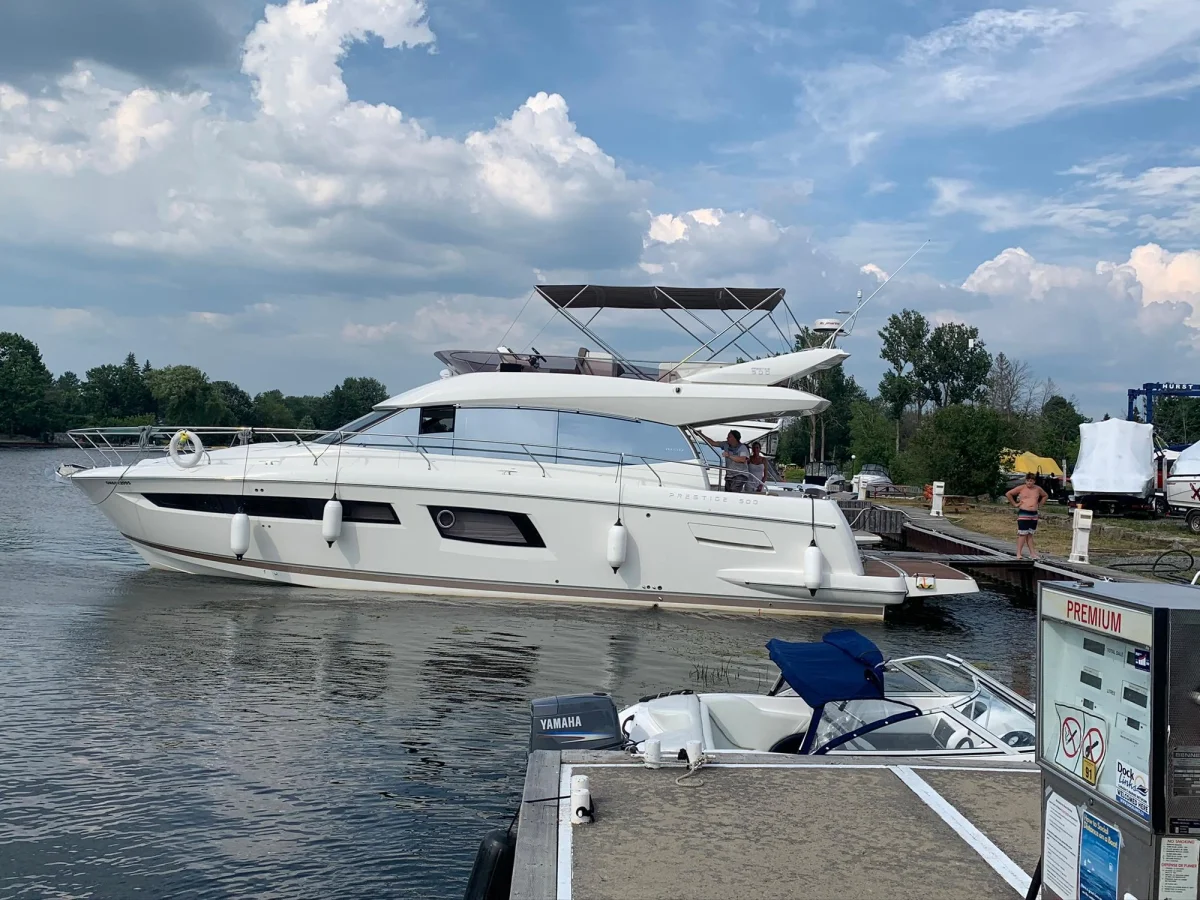Prestige Yachts 500 2020 boat specs