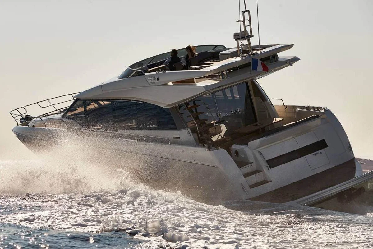 680 S Boat Specs