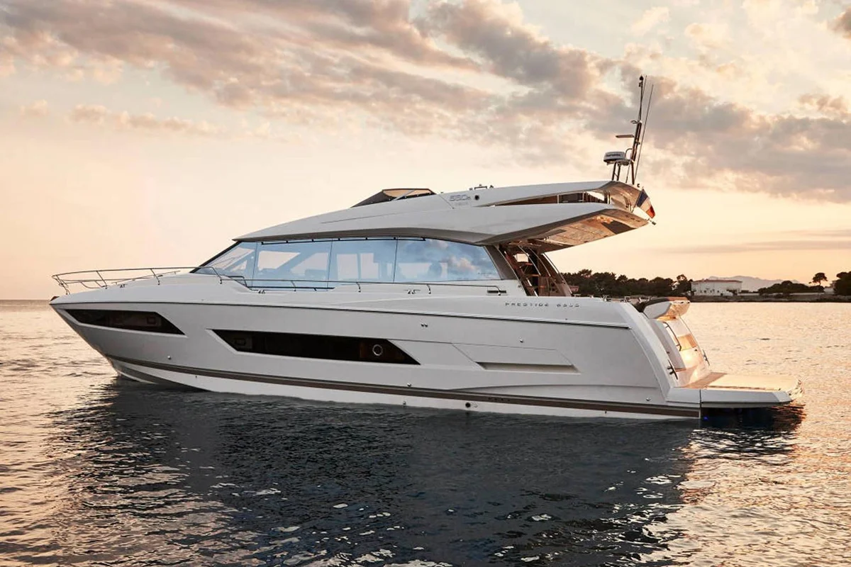 690 S Boat Specs