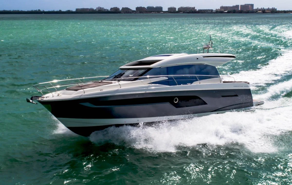 Prestige Yachts 520 S 2020 boat specs