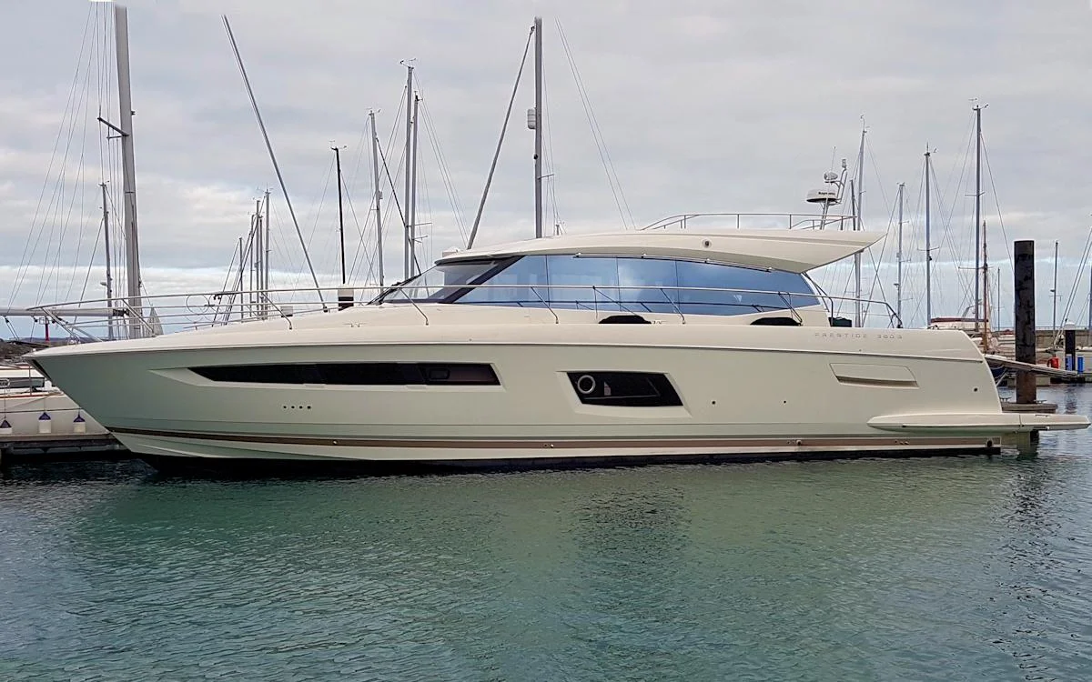 560 S Boat Specs