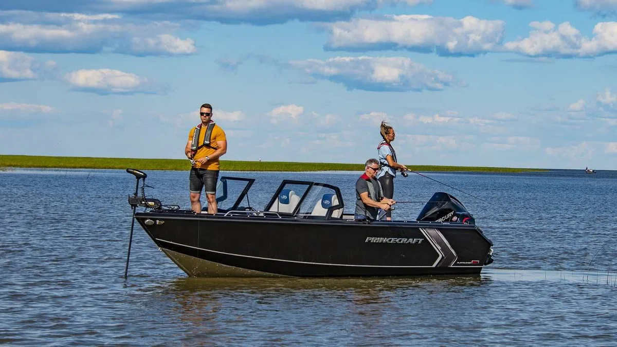Princecraft Platinum 220 2025 boat specs