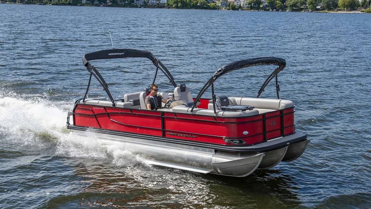 Quorum 23 XT Boat Specs