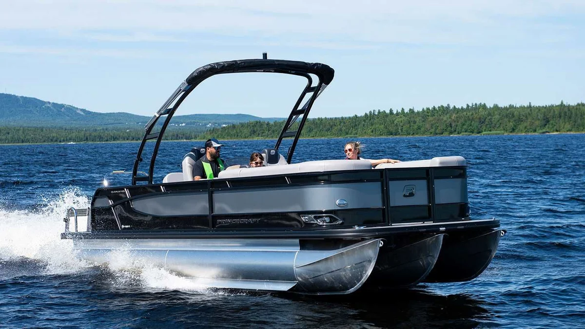 Princecraft Quorum 25 RL 2025 boat specs