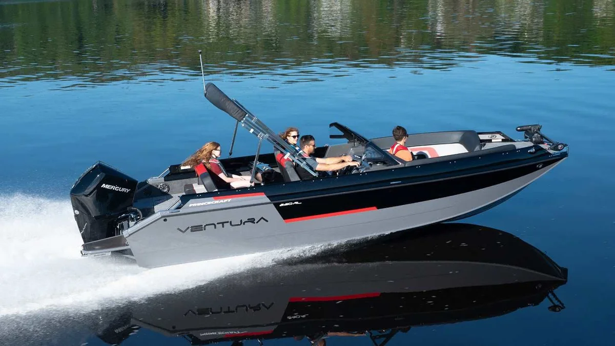 Ventura 230 WRL Boat Specs