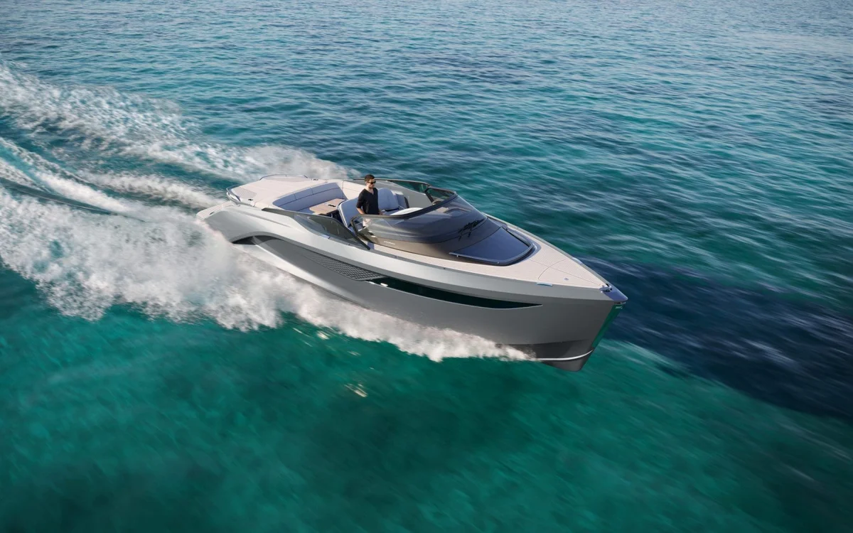 Princess Yachts R35 2019 boat specs