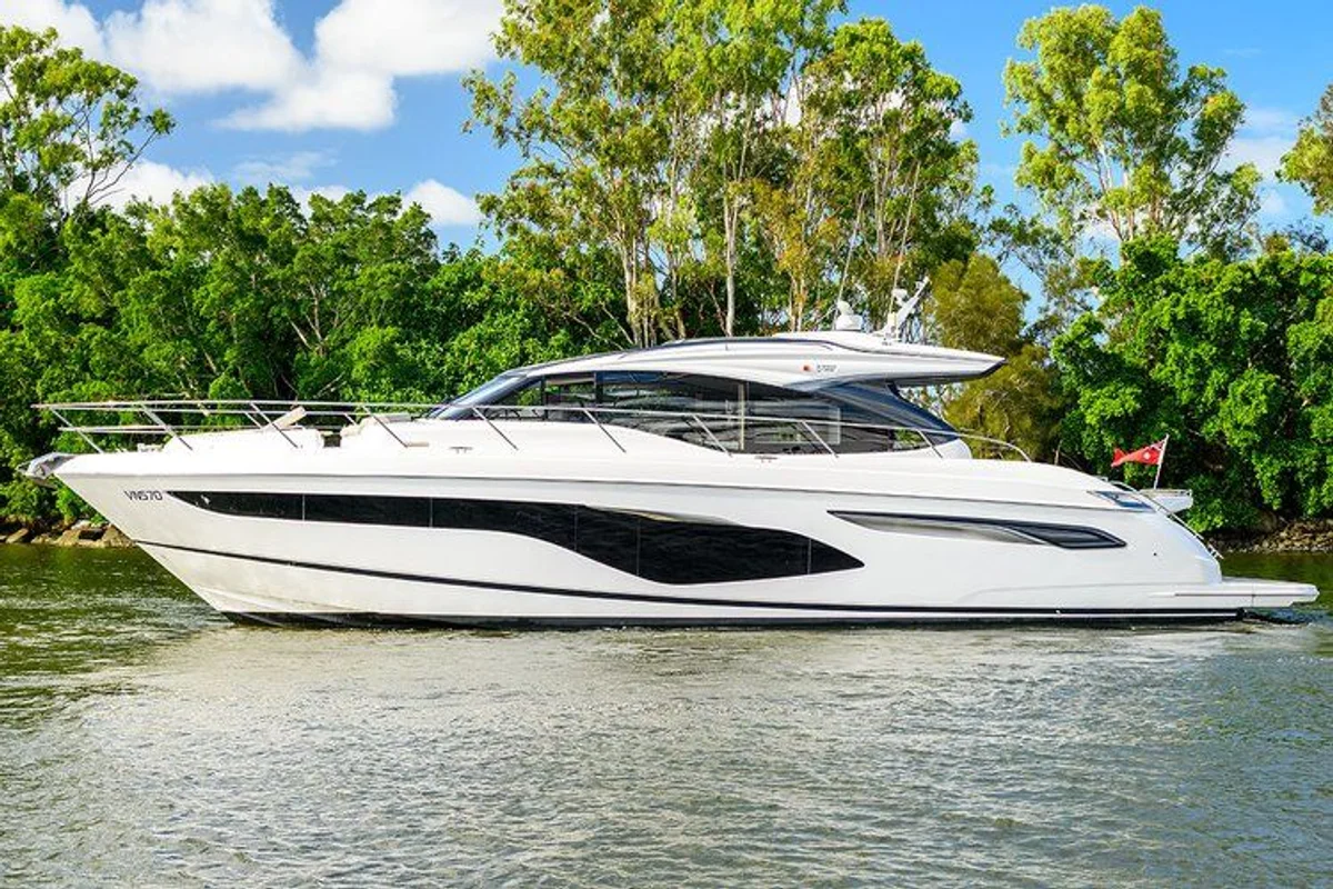 Princess Yachts V60 2018 boat specs