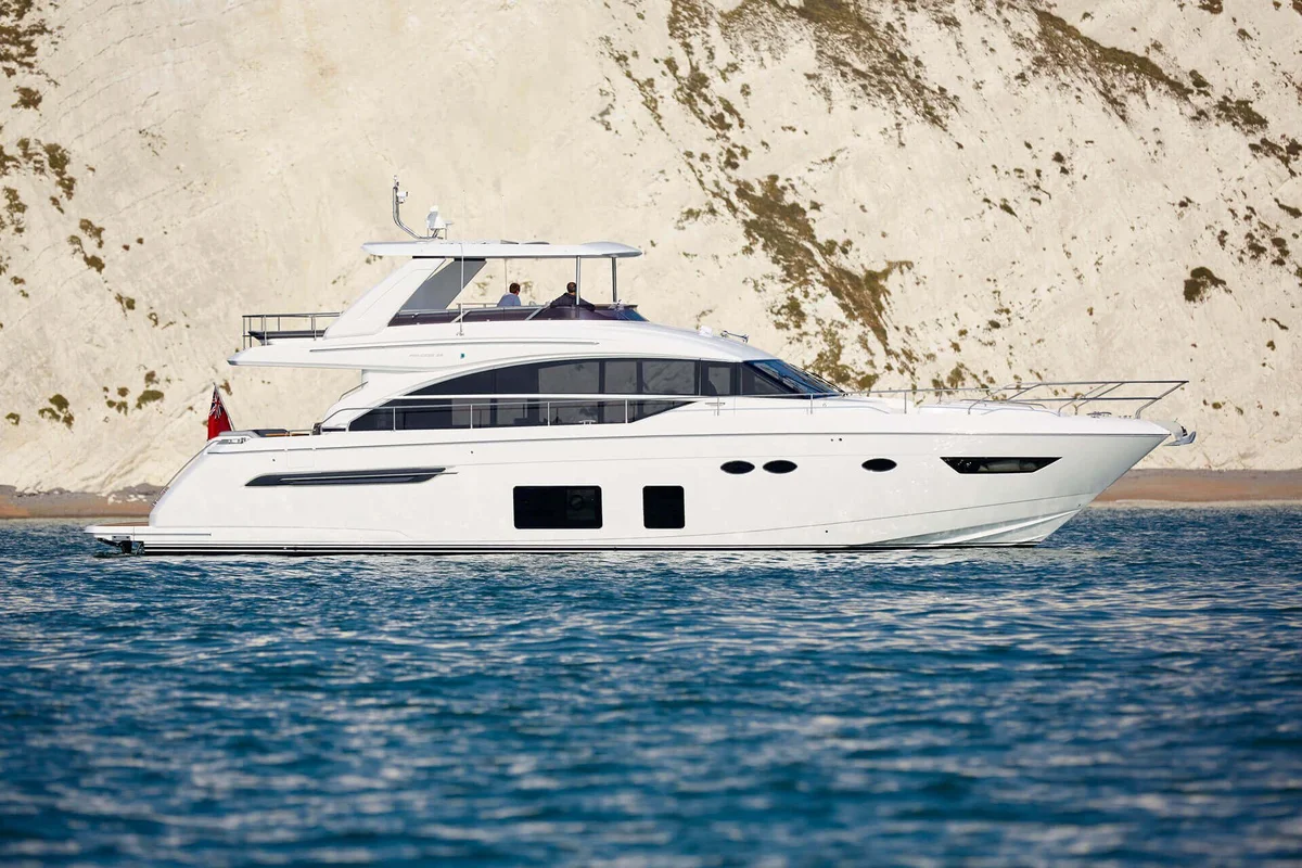 Princess Yachts V68 2015 boat specs