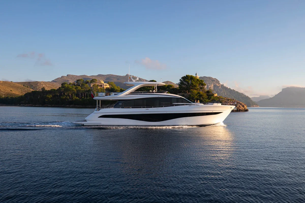 Princess Yachts Y80 2022 boat specs