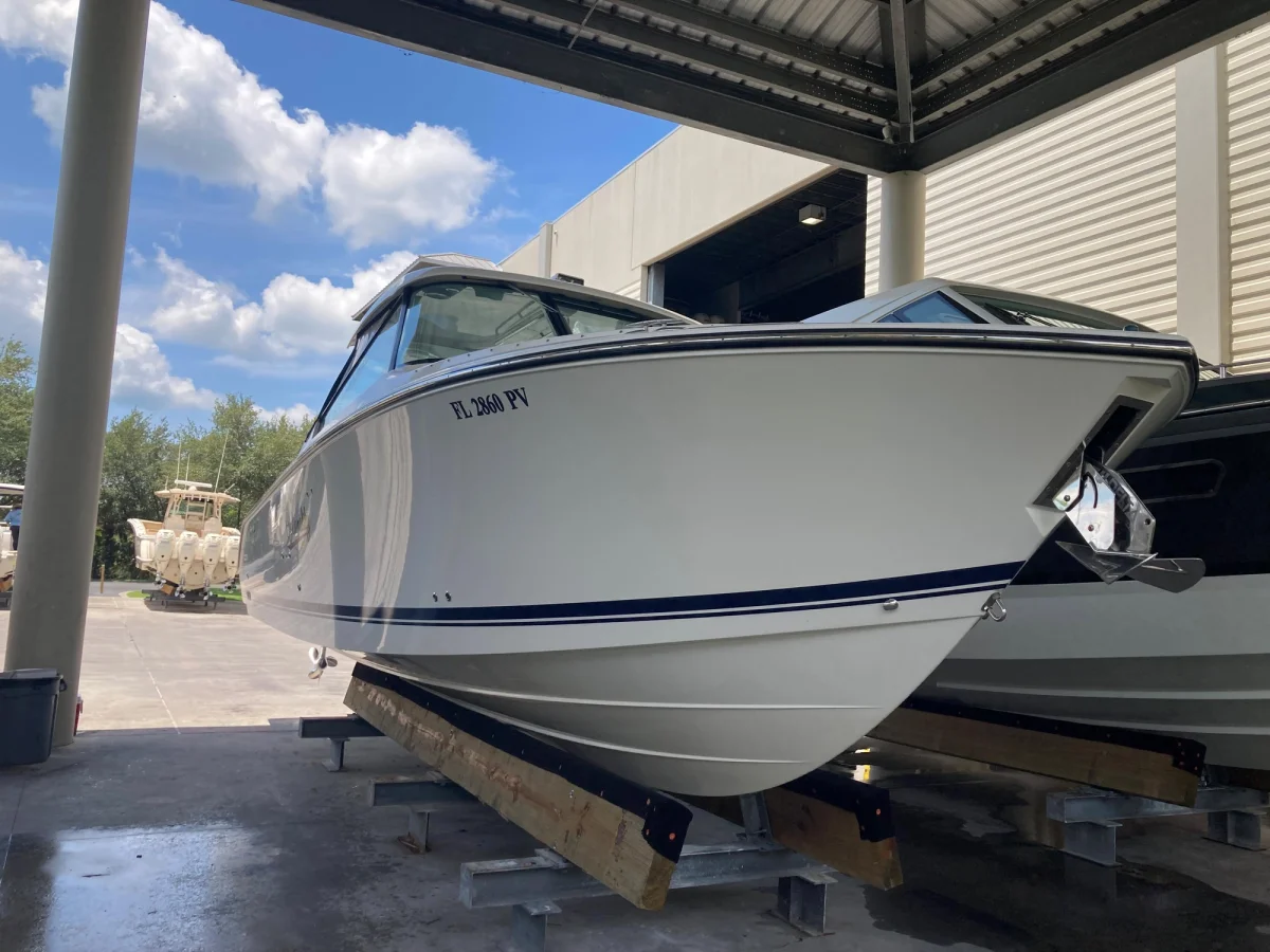 Pursuit Boats DC 325 Dual Console 2015 boat specs