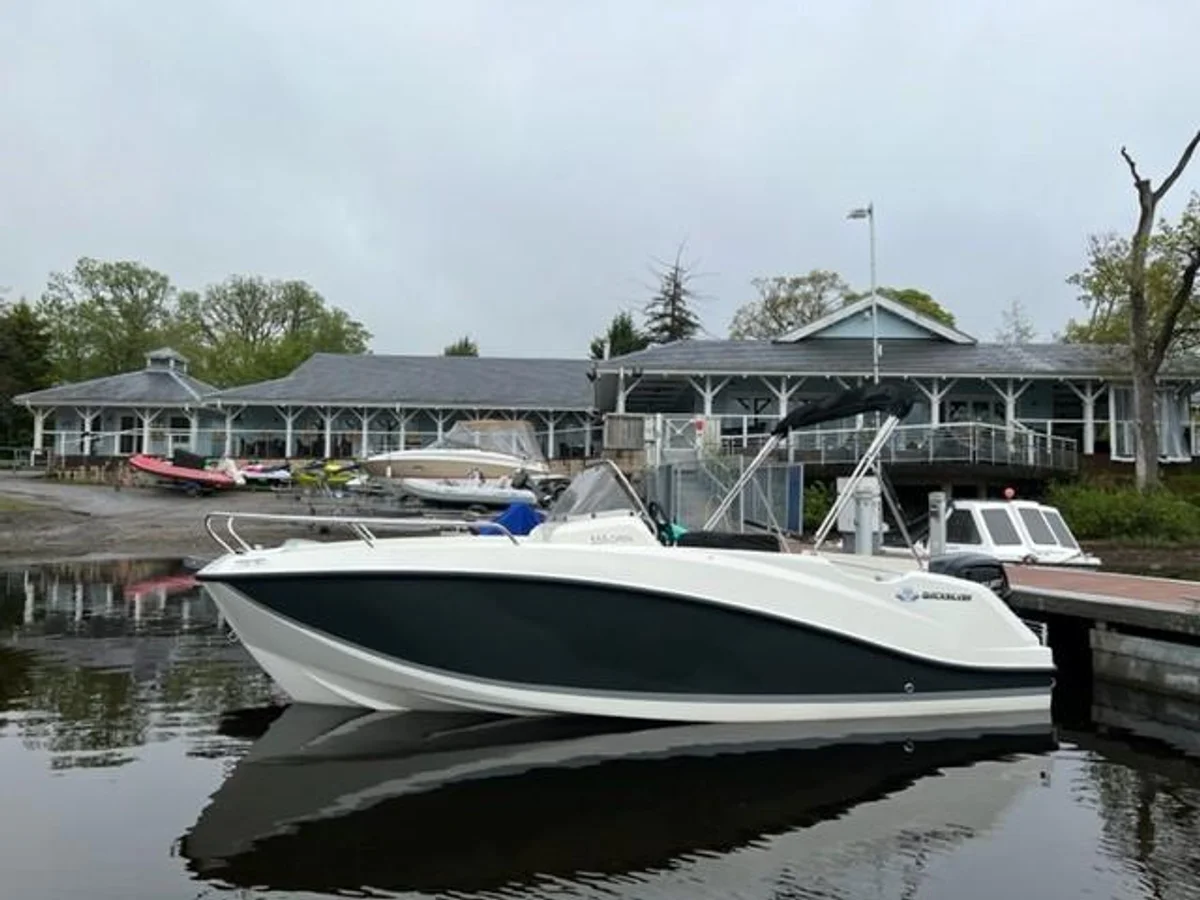 Quicksilver 555 Open 2021 boat specs