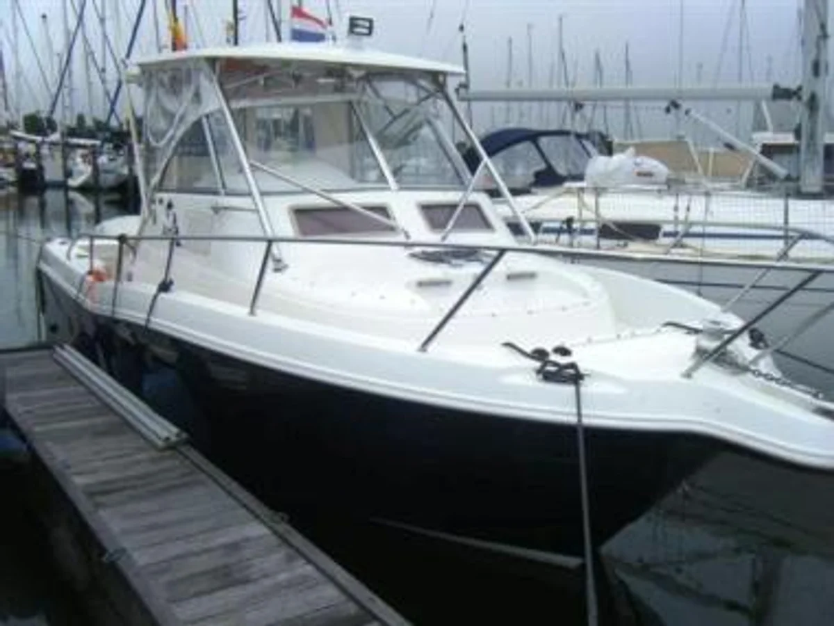 Quicksilver 900 COMMANDER 2001 boat specs