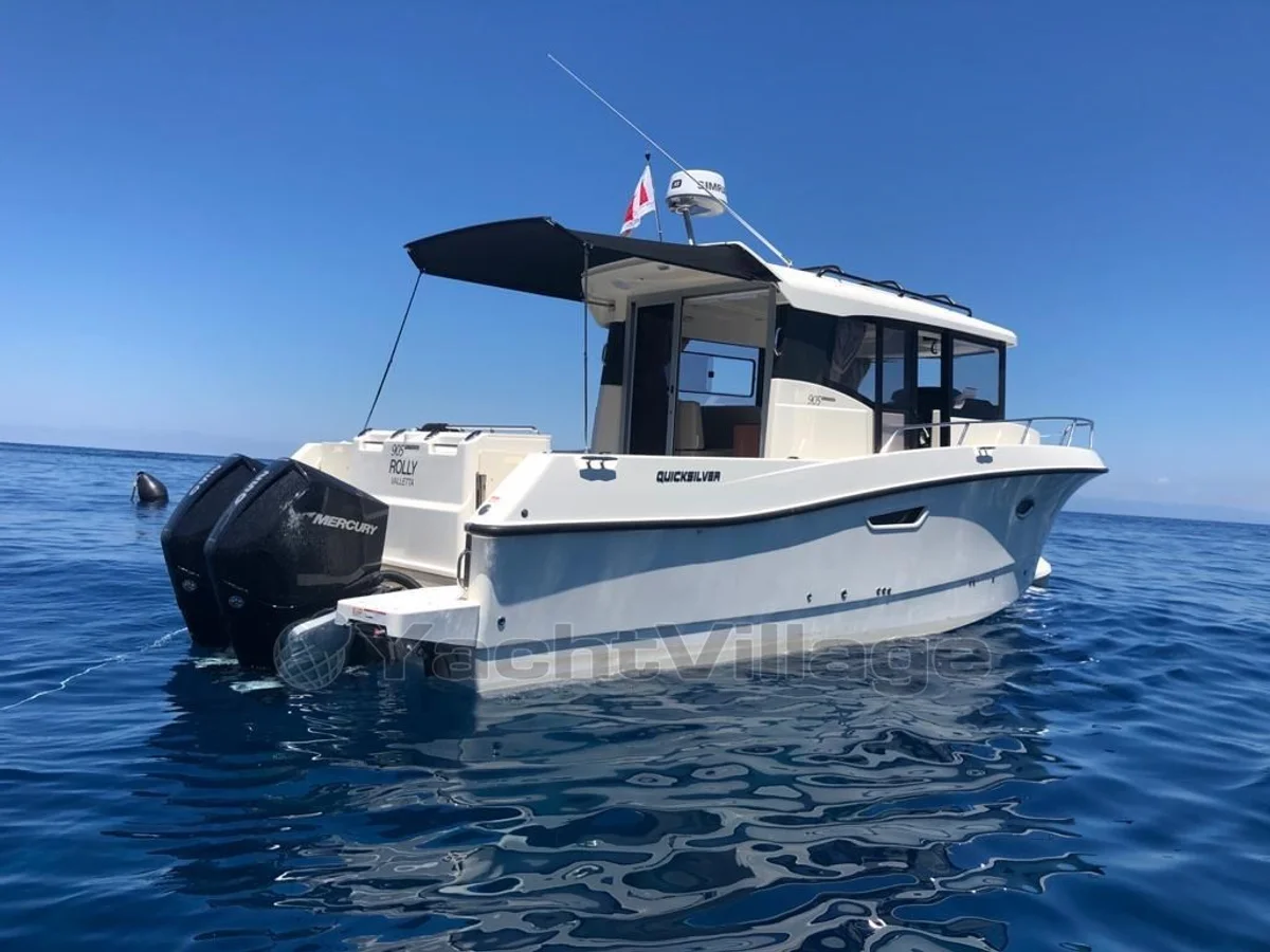 Quicksilver 905 Pilothouse 2021 boat specs