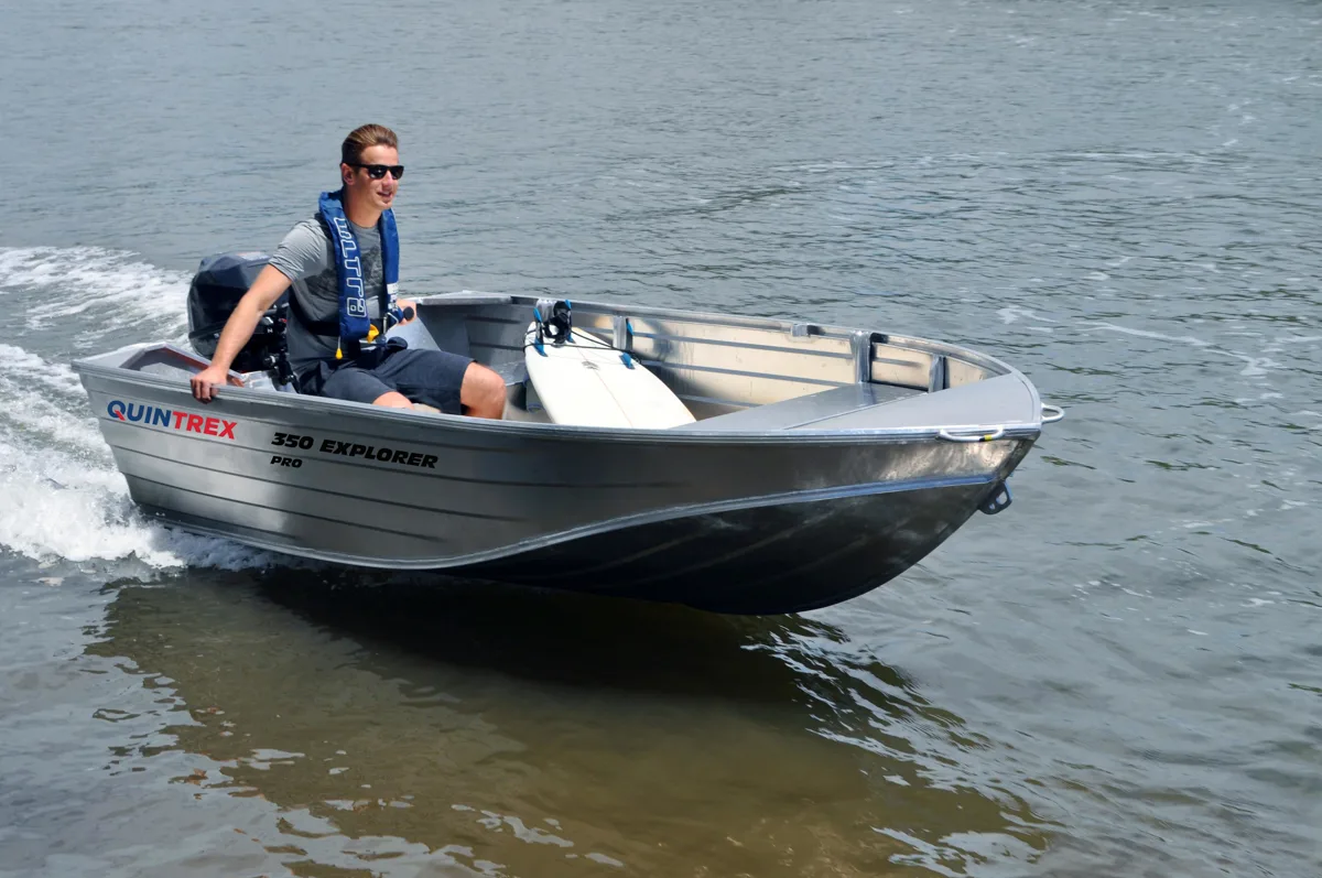 370E Explorer Pro Boat Specs
