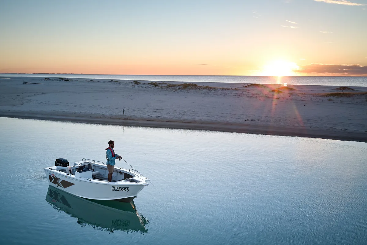 420 Renegade Pro TS Boat Specs