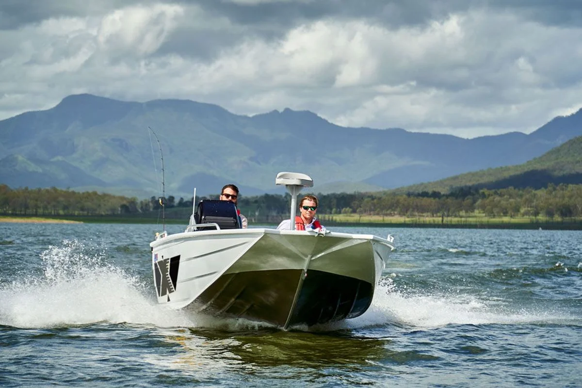Quintrex 420 Trophy 2023 boat specs