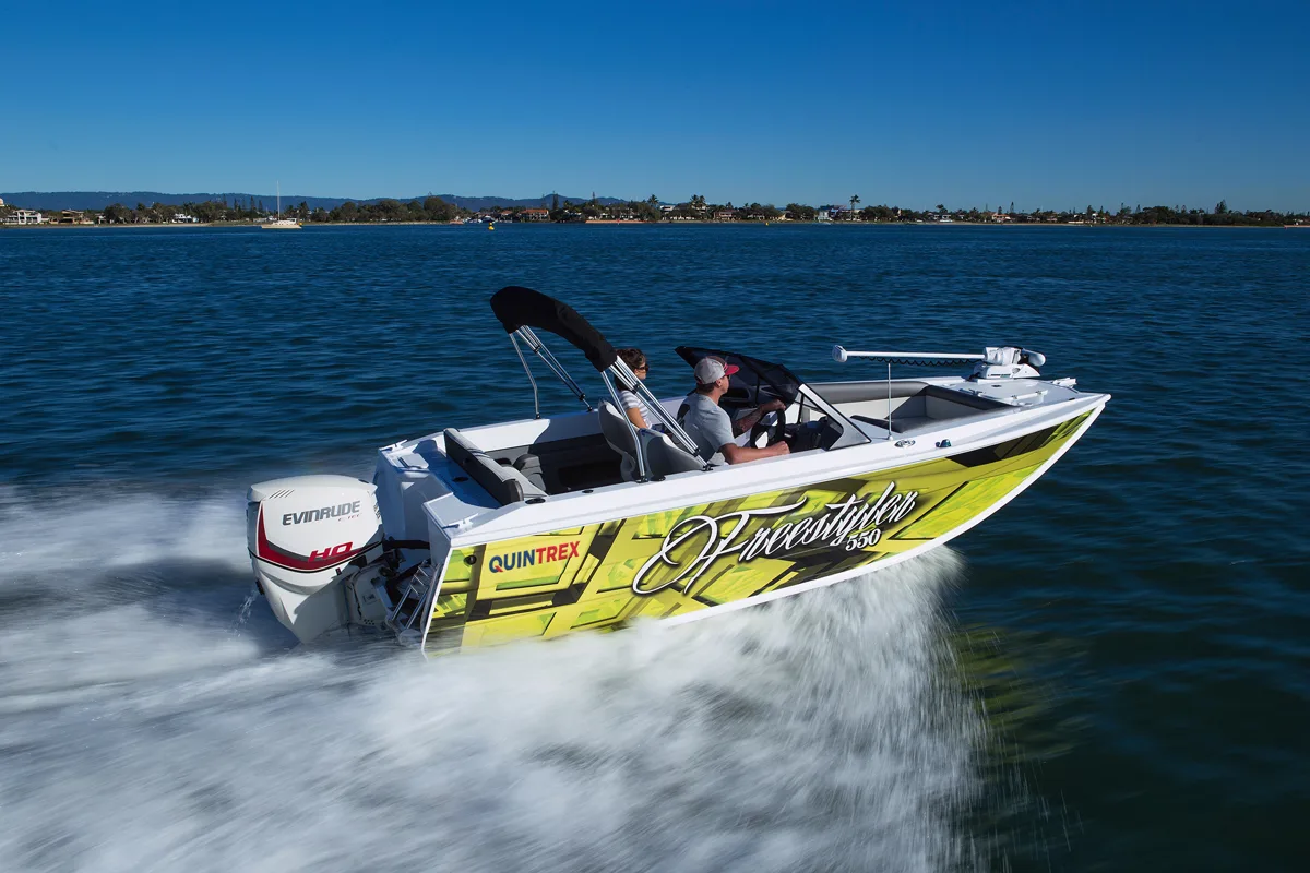 550 Freestyler Boat Specs