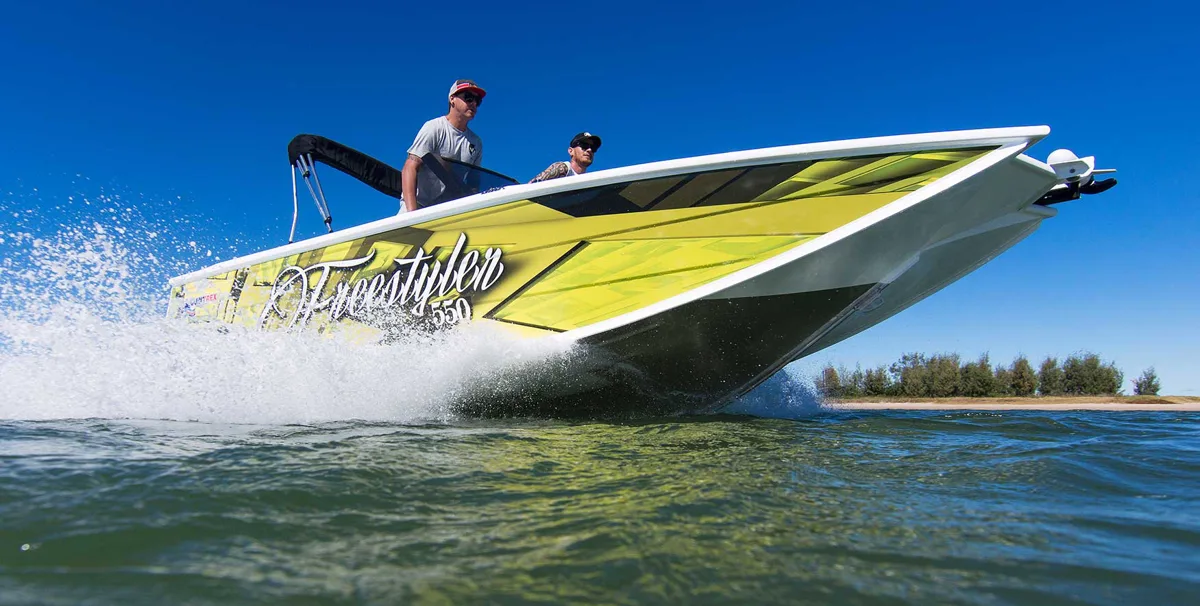 550 Freestyler Pro Boat Specs