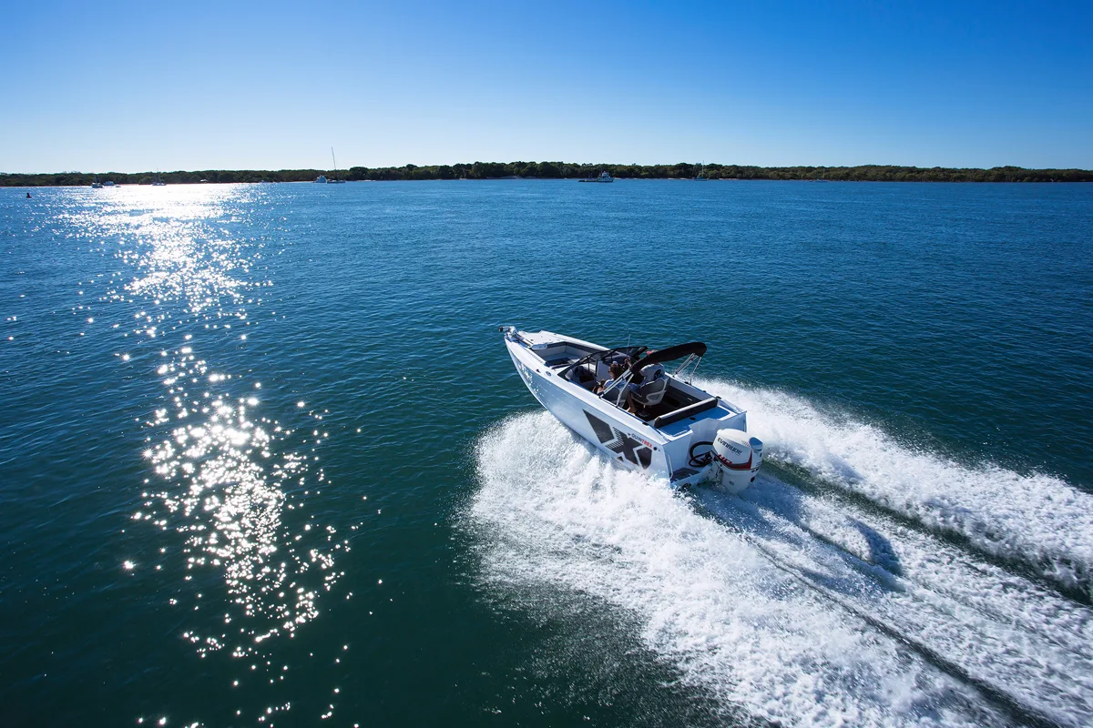 590 Freestyler Boat Specs