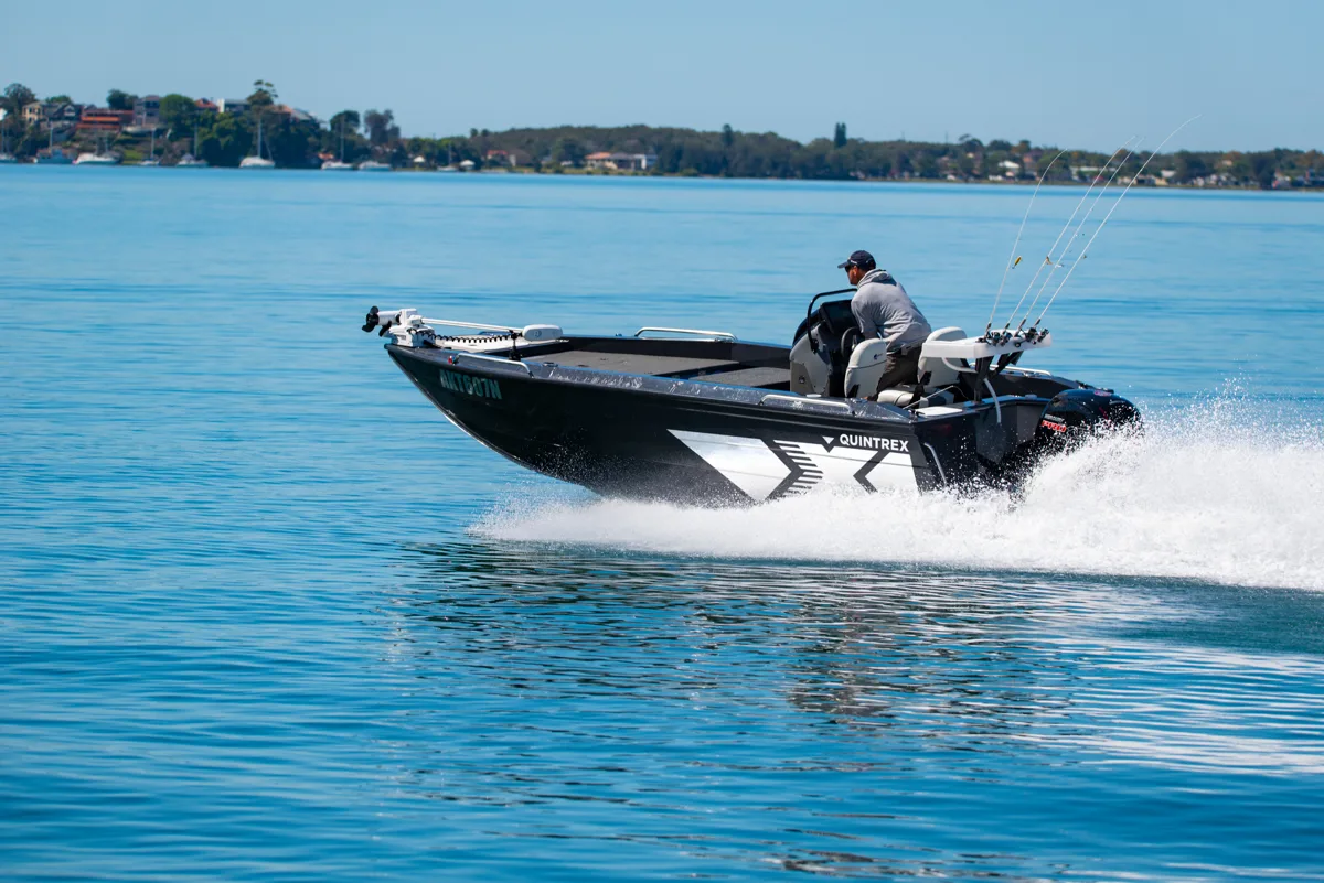 590 Frontier Boat Specs