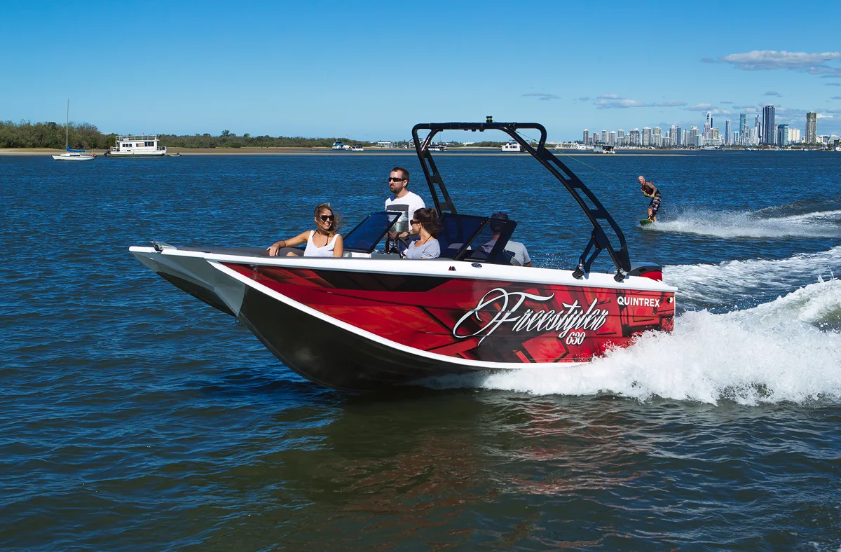 630 Freestyler Boat Specs