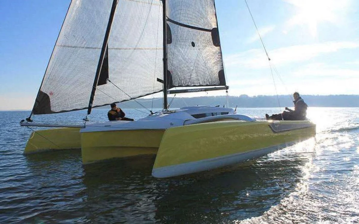 Dragonfly 25 - Sport Boat Specs