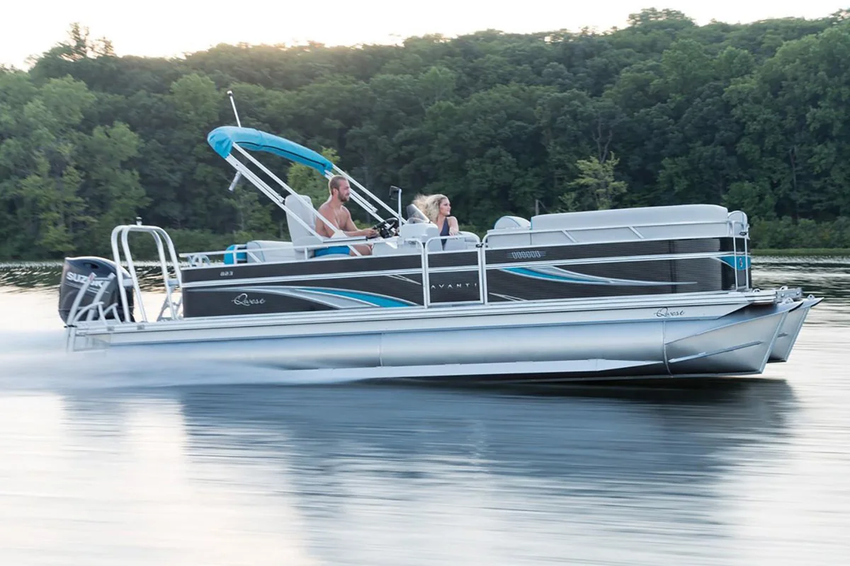 Avanti 823 Lanai DS Bar Boat Specs