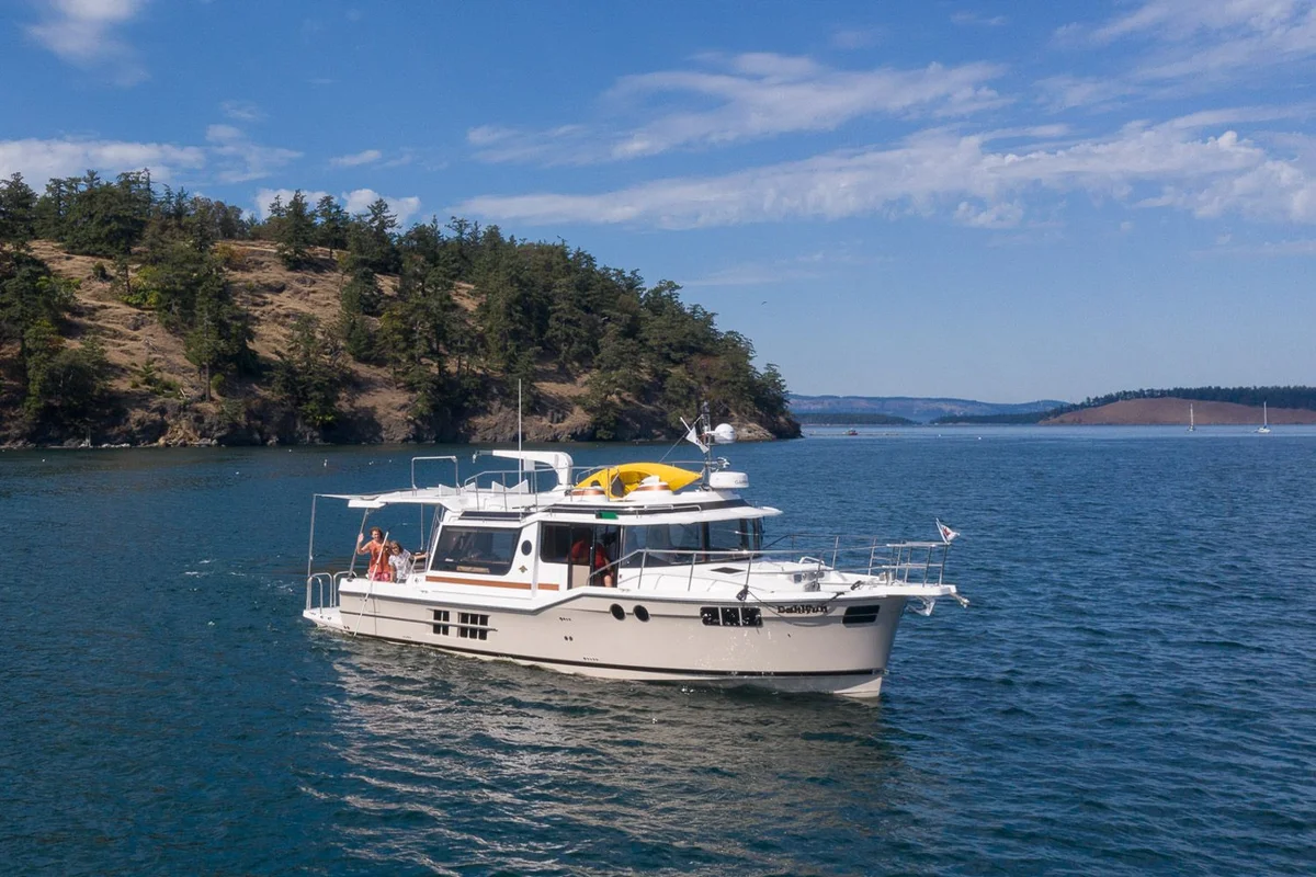 Ranger Tugs R-43 Sedan 2022 boat specs