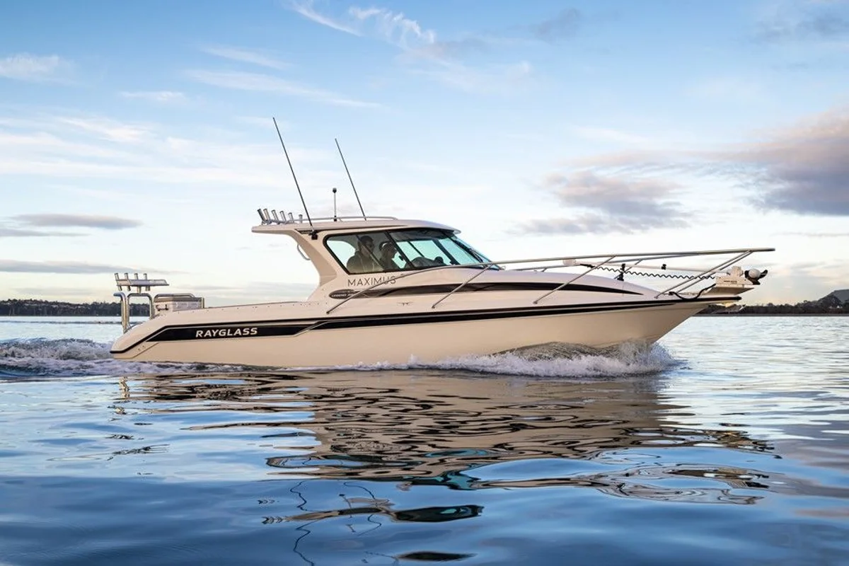 Rayglass Boats Legend 2800 2007 boat specs