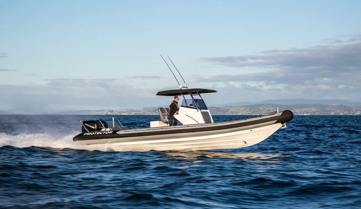 Rayglass Boats Protector 330 Chase 2021 boat specs