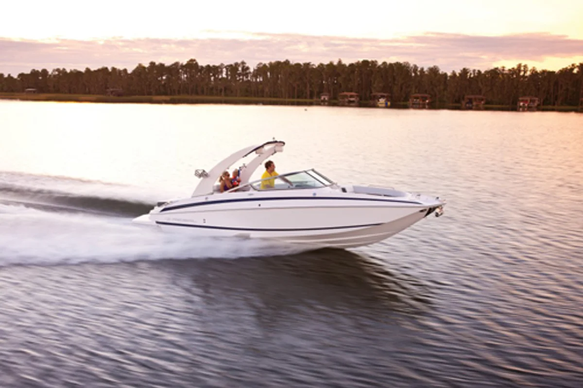 Regal Boats 27 Fasdeck 2012 boat specs