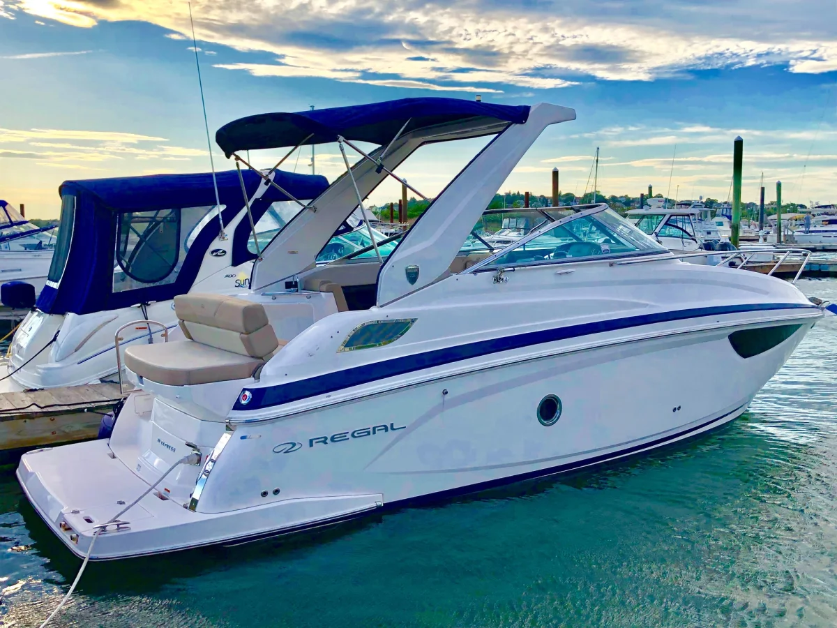 Regal Boats 28 Express 2014 boat specs